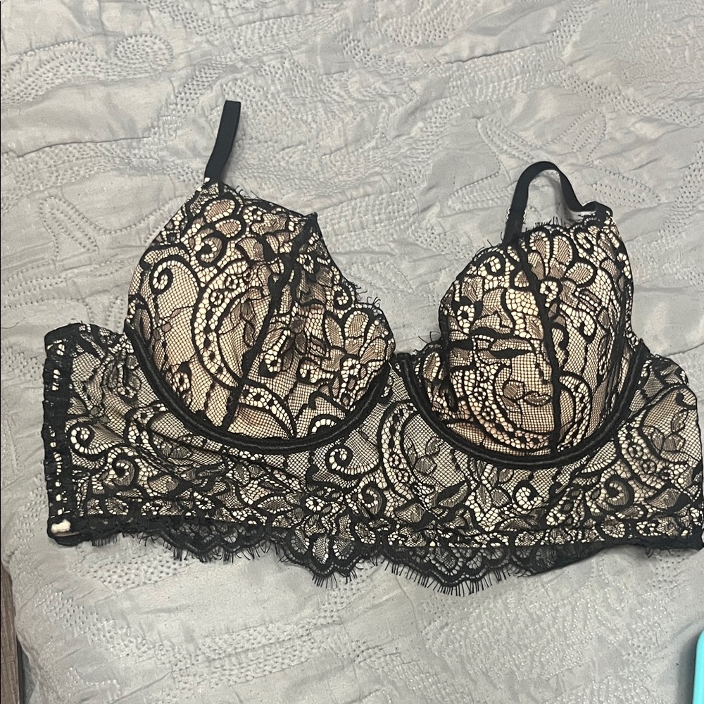 Forever 21 Black and Cream Lace Bra